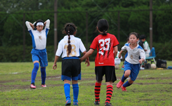 小学生女子サッカー イメージ